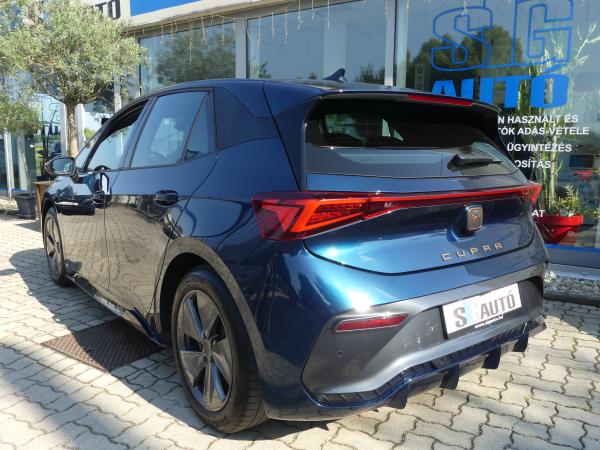 CUPRA BORN 58kWh Gyári garanciális.Friss szervz..Led.Kamera.D.Klima.Navi.TEmpomat.Kprmány Fü.Spor